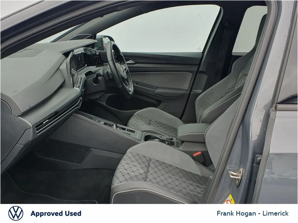 Volkswagen Golf 2.0 TDI 150HP R-Line DSG ++Call Pa - Image 4