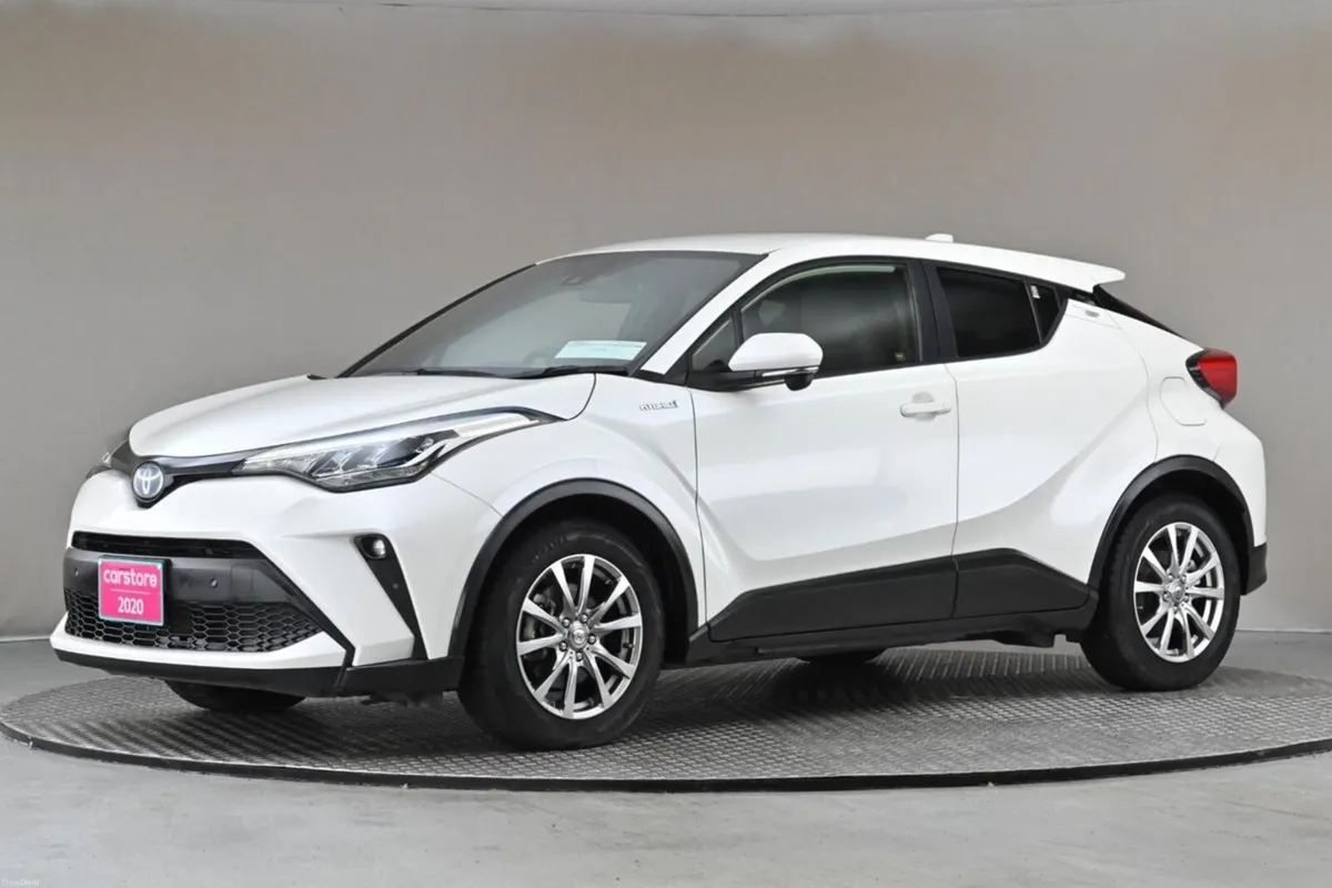 Toyota C-HR 1.8 HYBRID **UPGRADED ALLOYS**REVERSE - Image 4