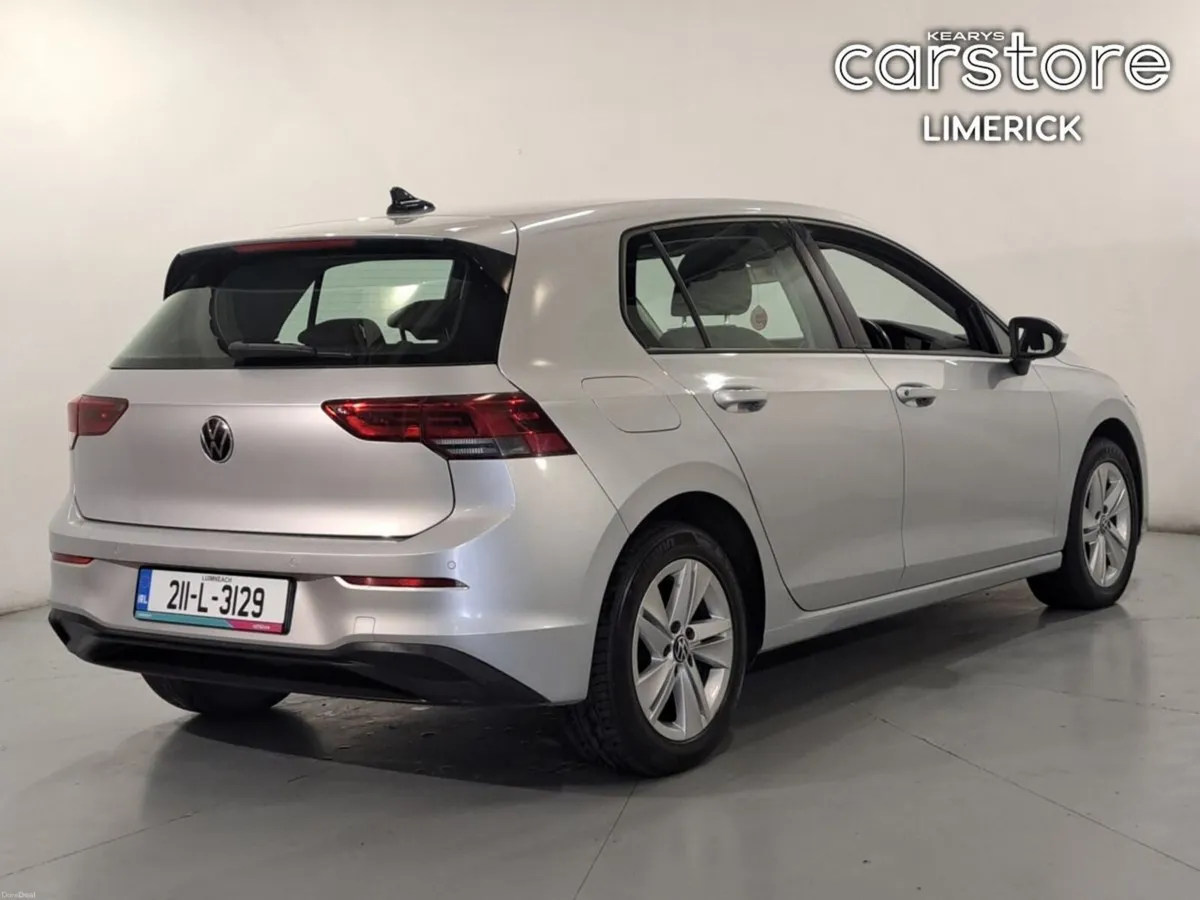 Volkswagen Golf 1.0 TSI 110HP Life - Image 3