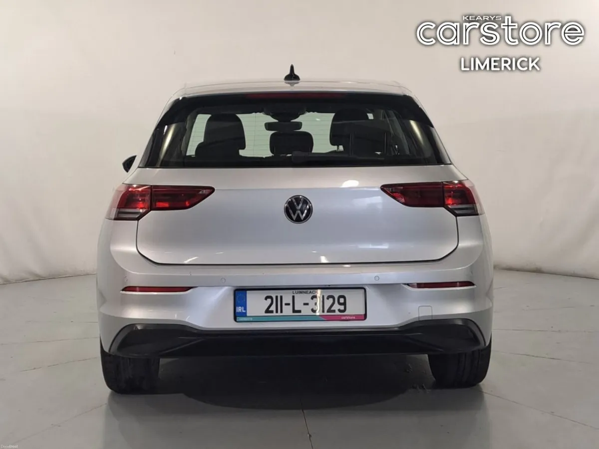 Volkswagen Golf 1.0 TSI 110HP Life - Image 4