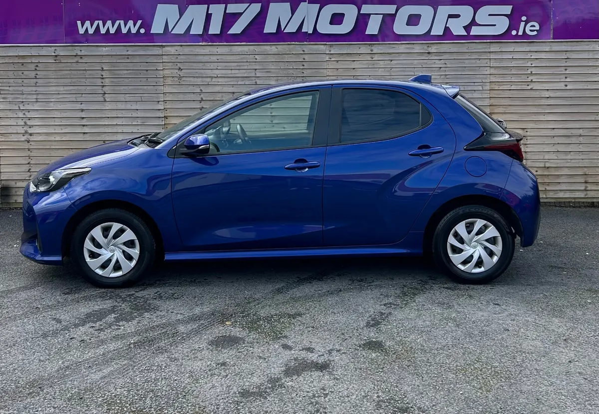 2022 Toyota Yaris, 1.0Auto - Image 4