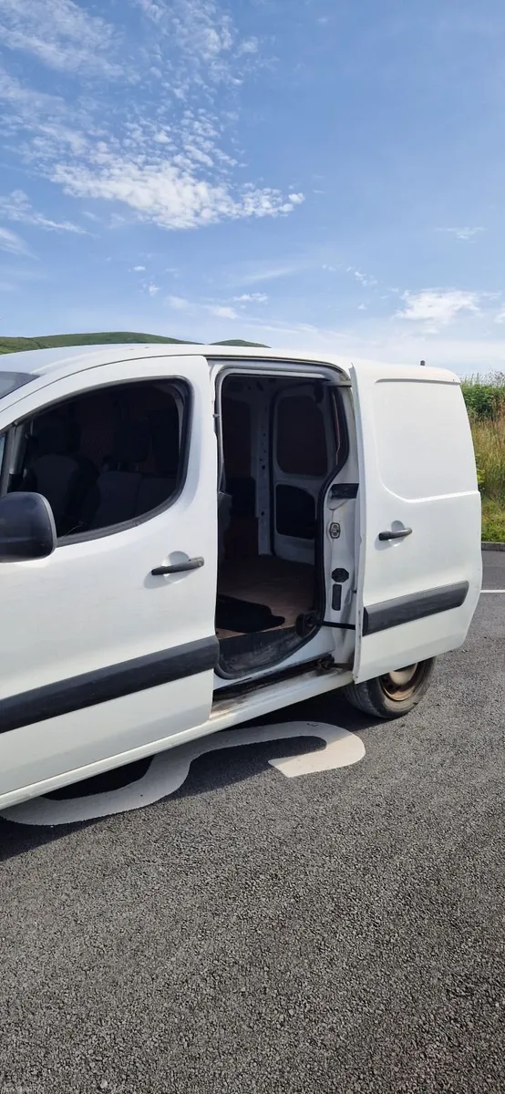 2017 Peugeot Partner - Image 4