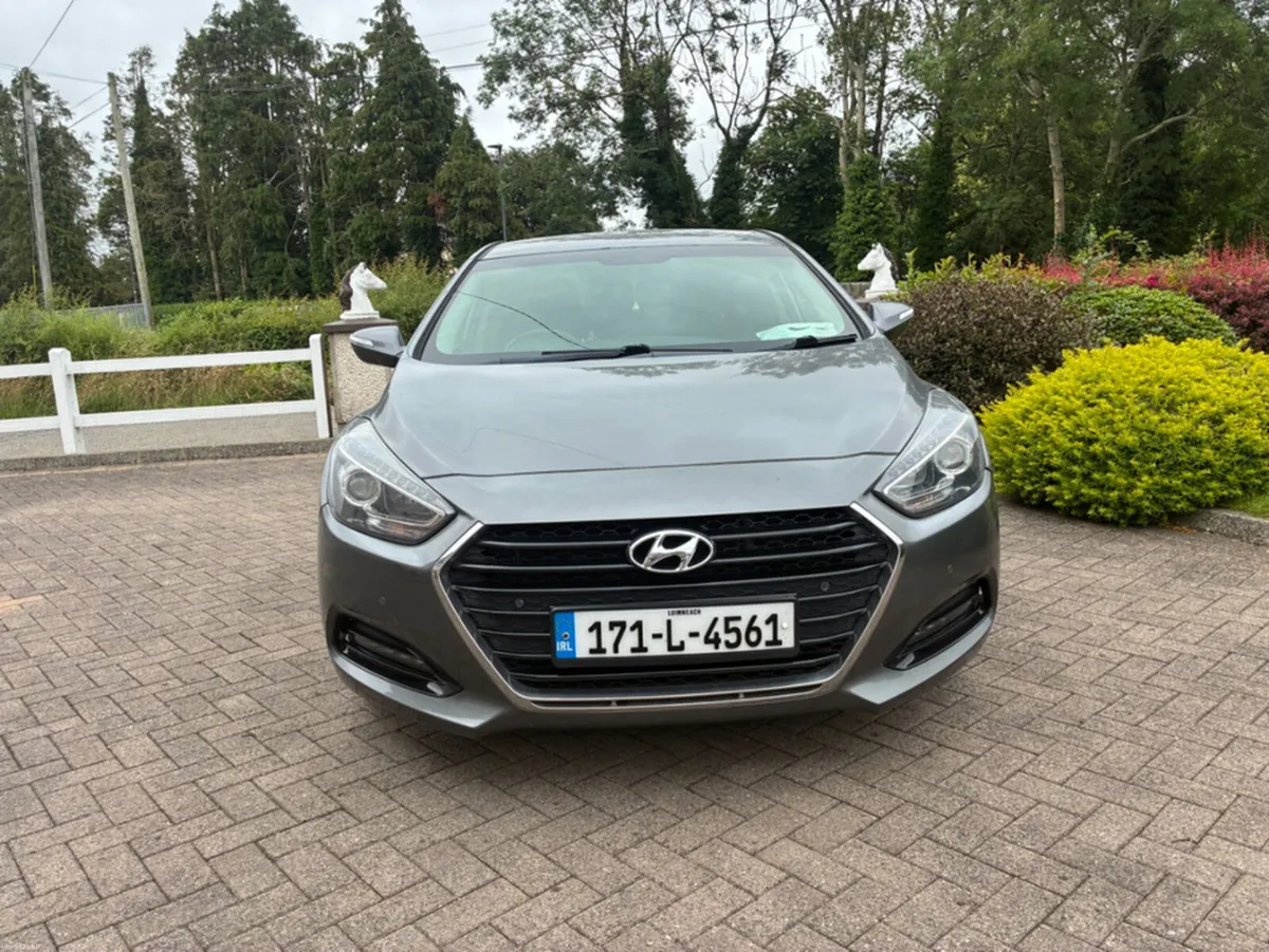 Hyundai i40 1.7 CRDI SE NAV BL/DR 141 4DR 141PS - Image 2