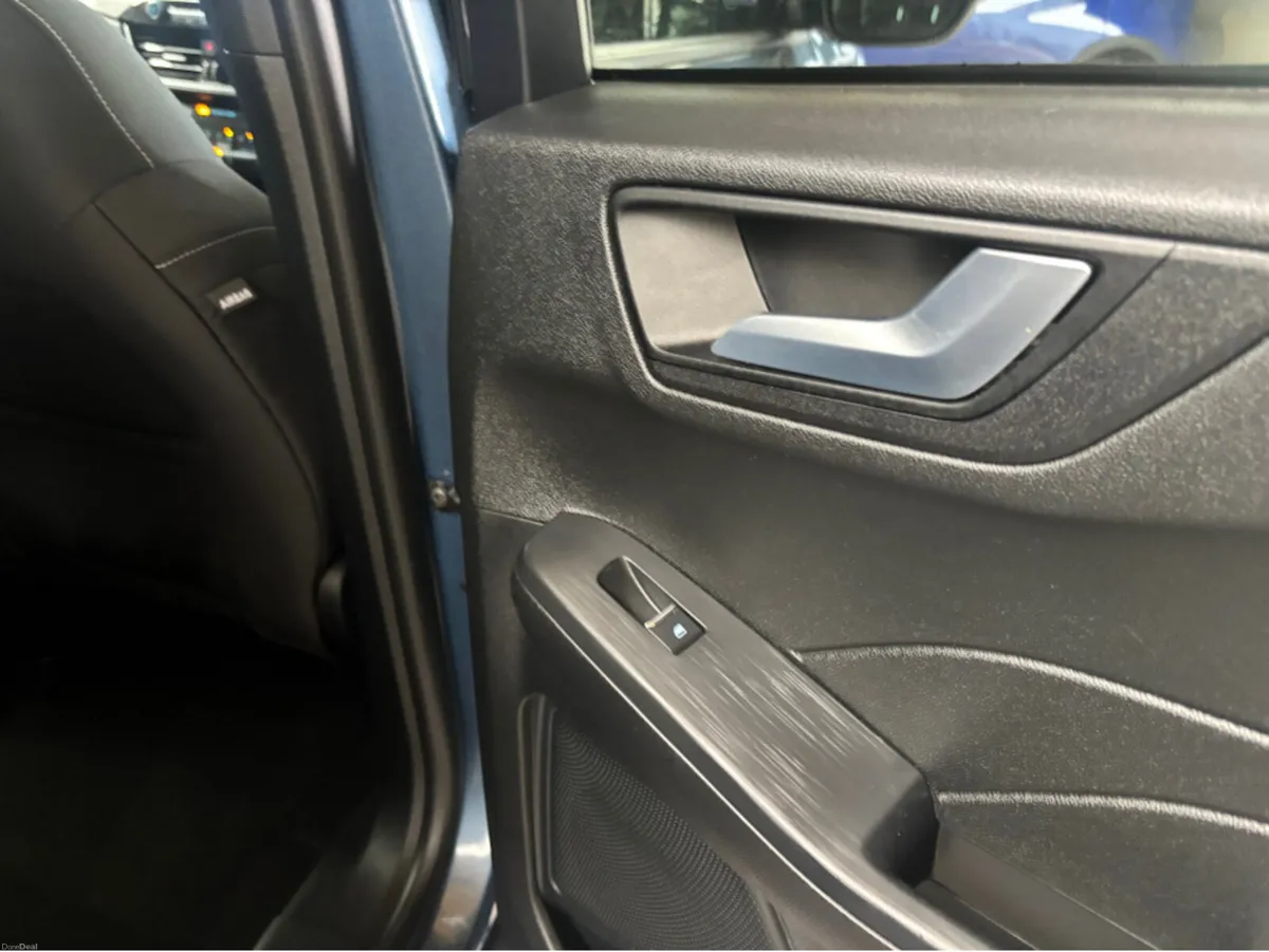 Ford Kuga TITANIUM 2.5 PHEV 225 S6.2 CT 4DR - Image 2