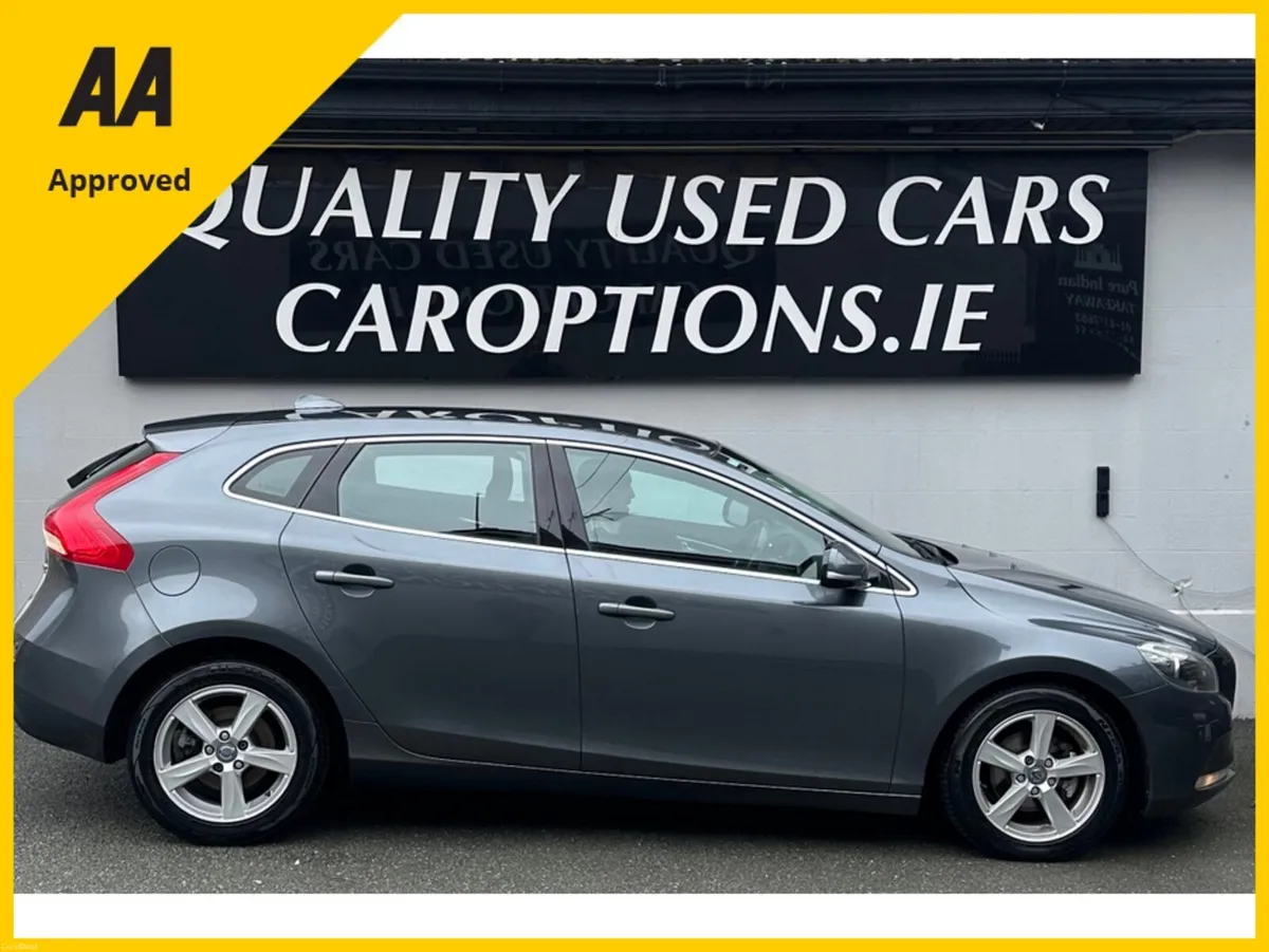 Volvo V40 1.6 D2 SE S/S 115BHP 5DR 40 SERIES - Image 1