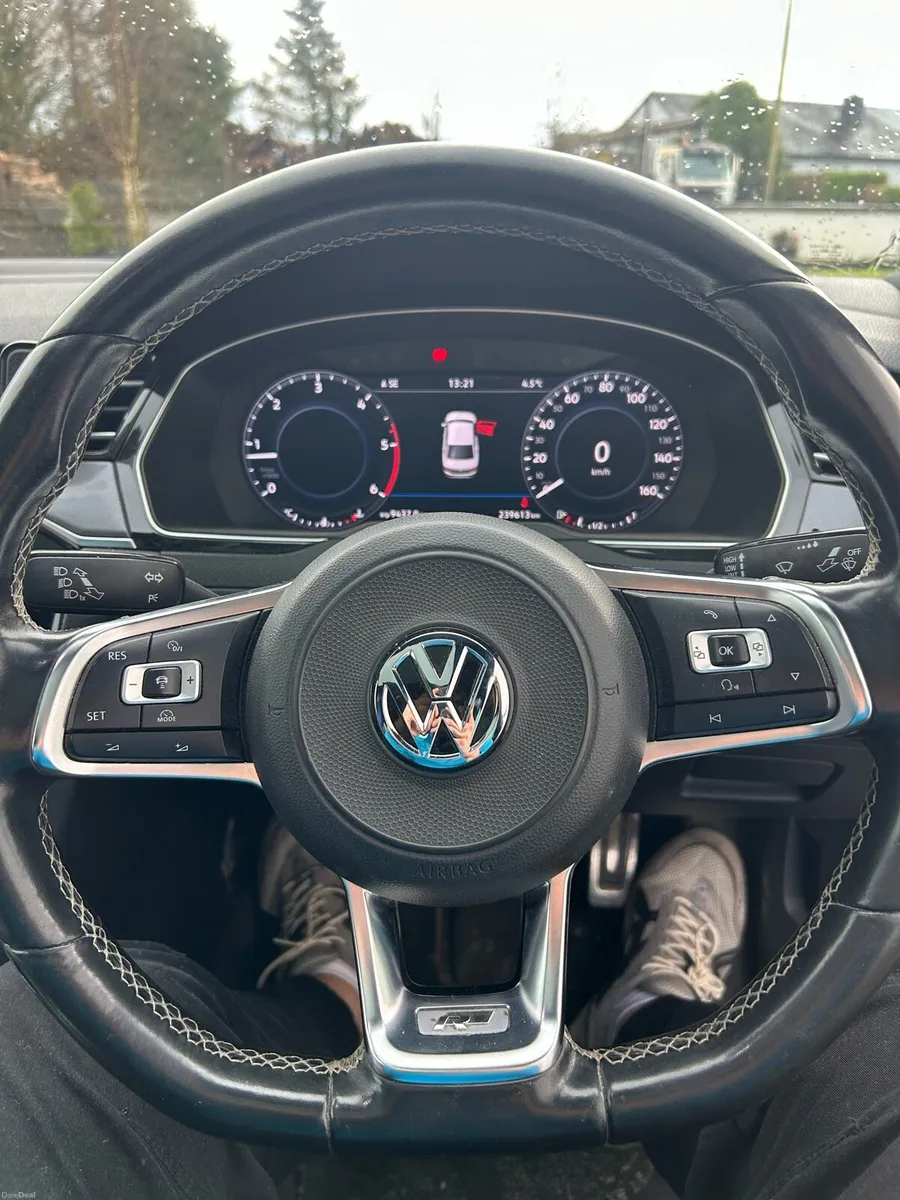 Volkswagen Passat R-Line - Image 4