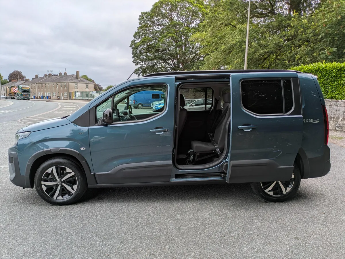 Wheelchair Accessible - Peugeot Rifter 2025 GT - Image 6
