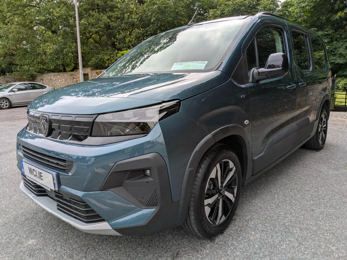 Wheelchair Accessible - Peugeot Rifter 2025 GT - Image 2