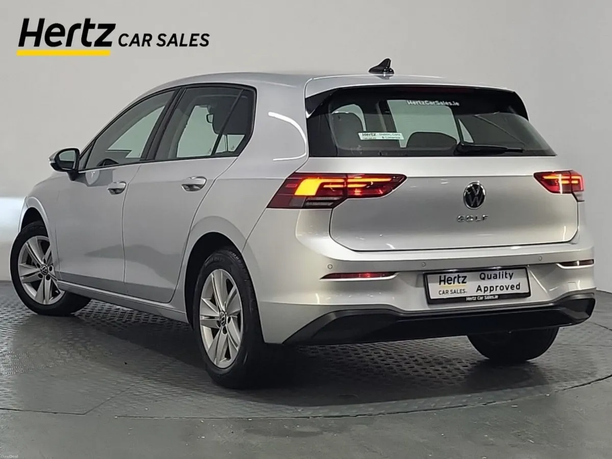 Volkswagen Golf LIFE 110HP Petrol Manual - Image 3