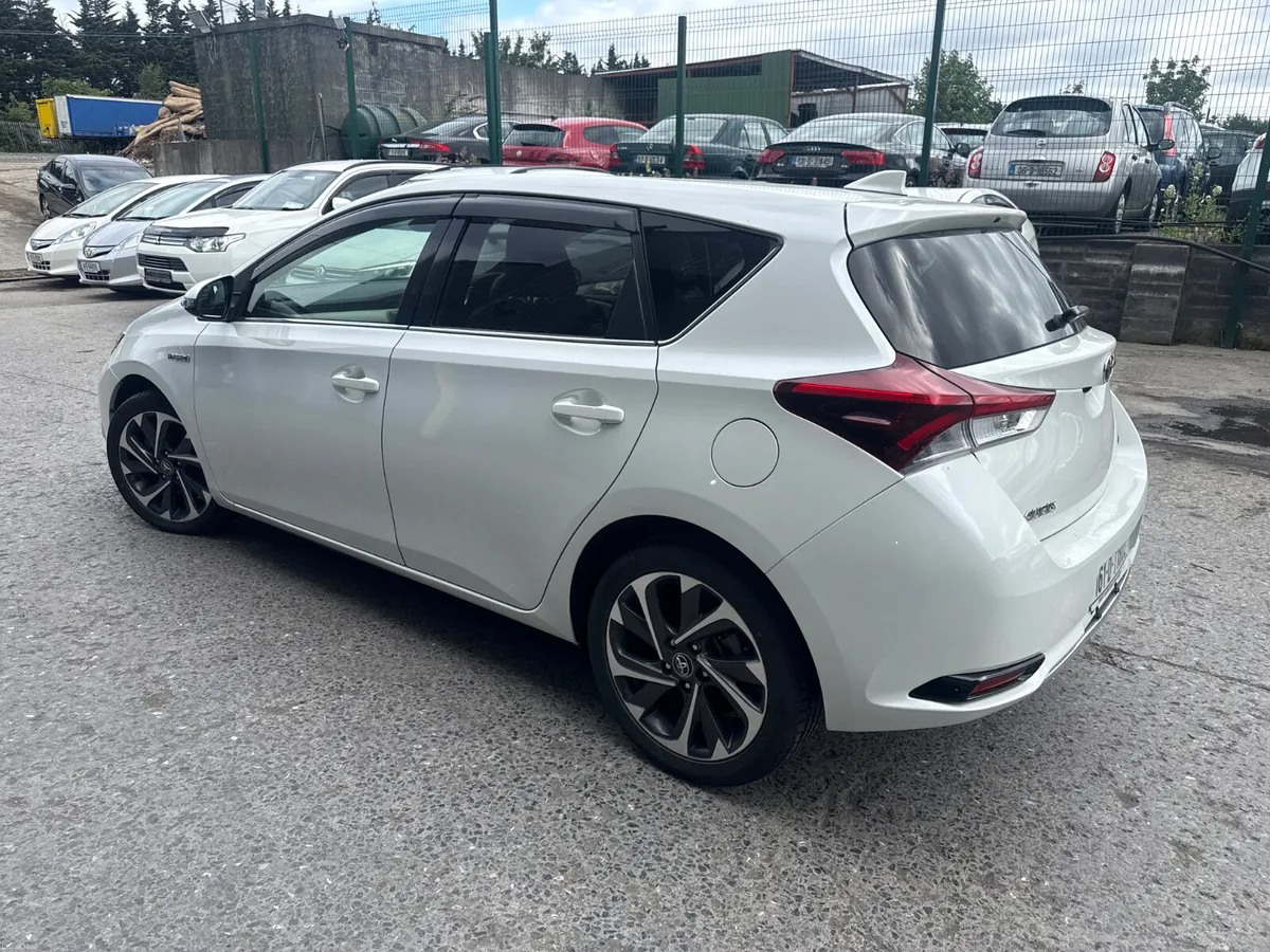 2016 Toyota Auris Hybrid Automatic - Image 5