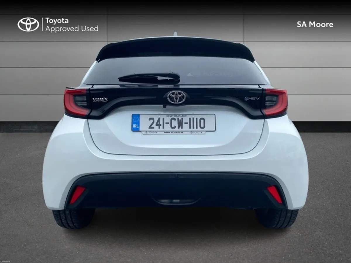 Toyota Yaris HYBRID PLATINUM - Image 4