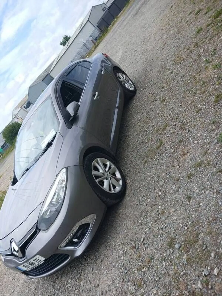2015 Renault Fluence - Image 1