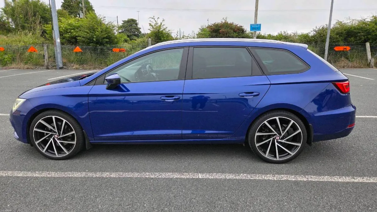 Seat Leon Sports Tourer FR184 - Image 2