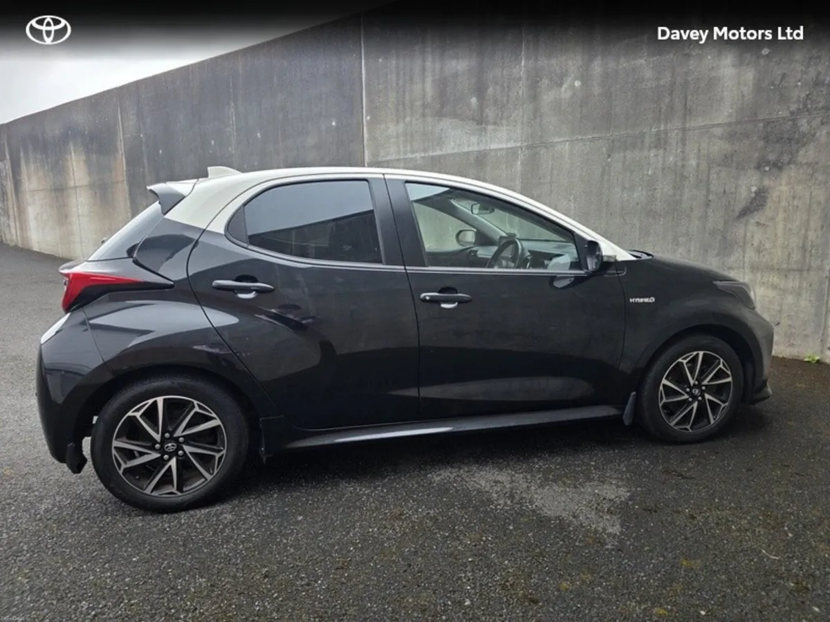 Toyota Yaris YARIS HYB L/SPORT BI-TONE - Image 3