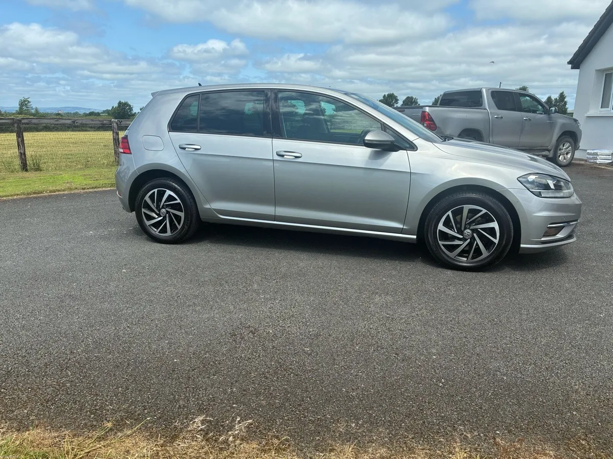 191 VW Golf 1.6 TDI Match - Image 1