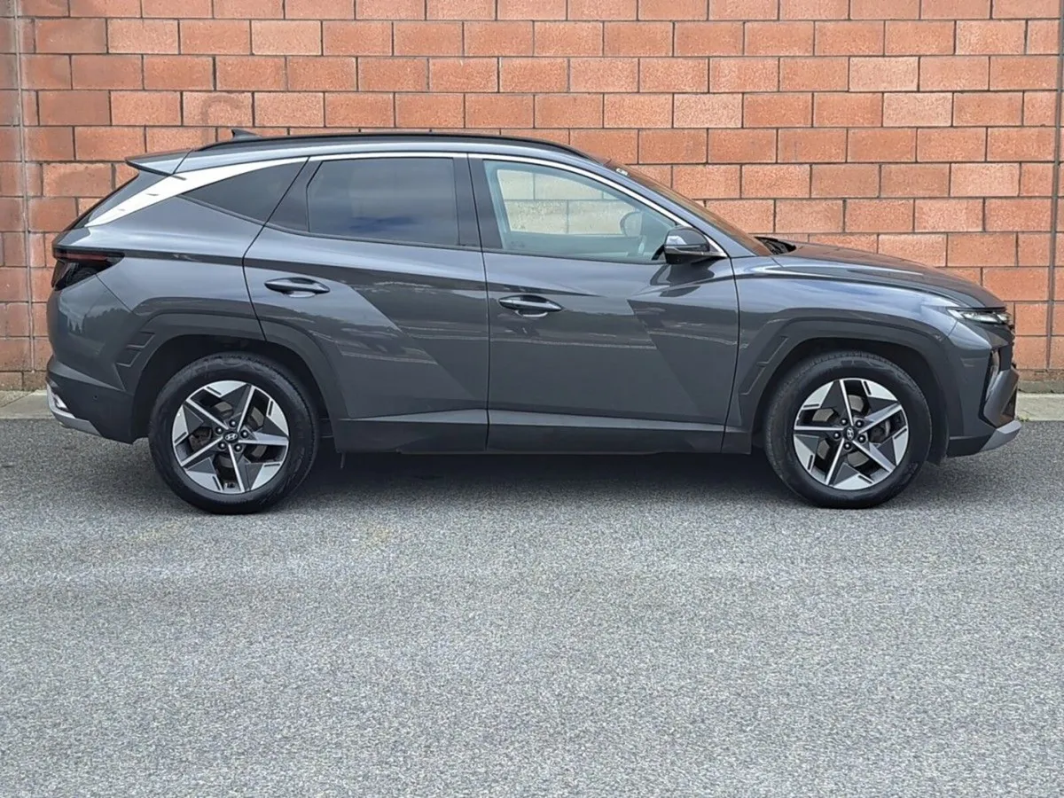 Hyundai Tucson Executive Plus Facelift Model 1.6 D - Image 4