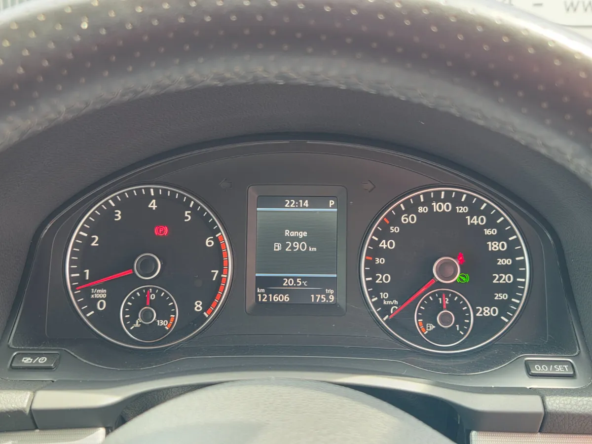 VOLKSWAGEN SCIROCCO R-LINE AUTO - Image 6