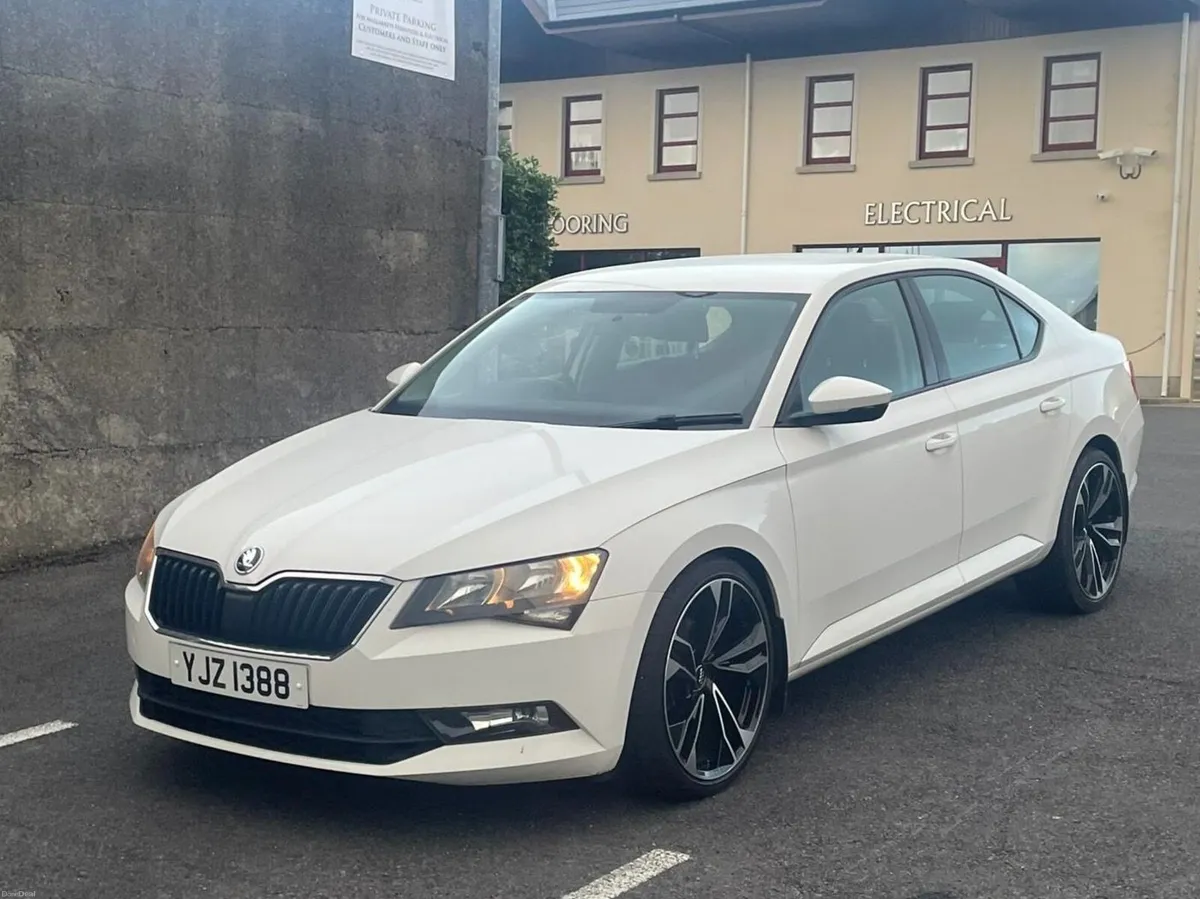 Skoda Superb 2016 - Image 2
