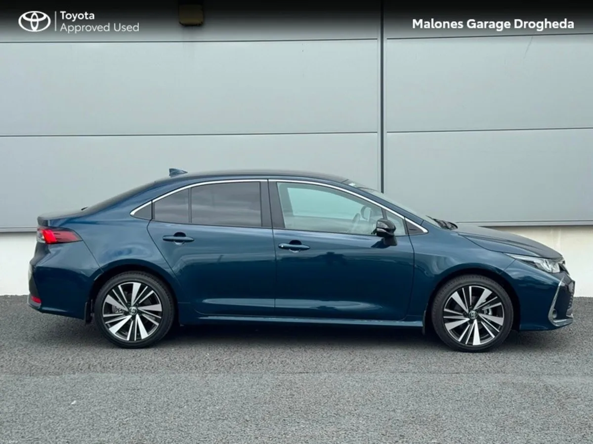 Toyota Corolla 1.8 Hybrid Luna Sport Call Now 041 - Image 3