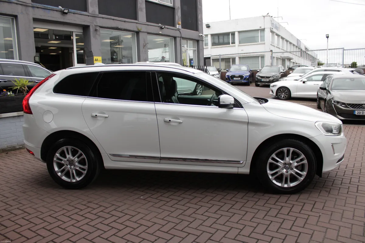 VOLVO XC60 2.0 D4 SE LUXURY ESTATE 5DR AUTOMATIC - Image 3