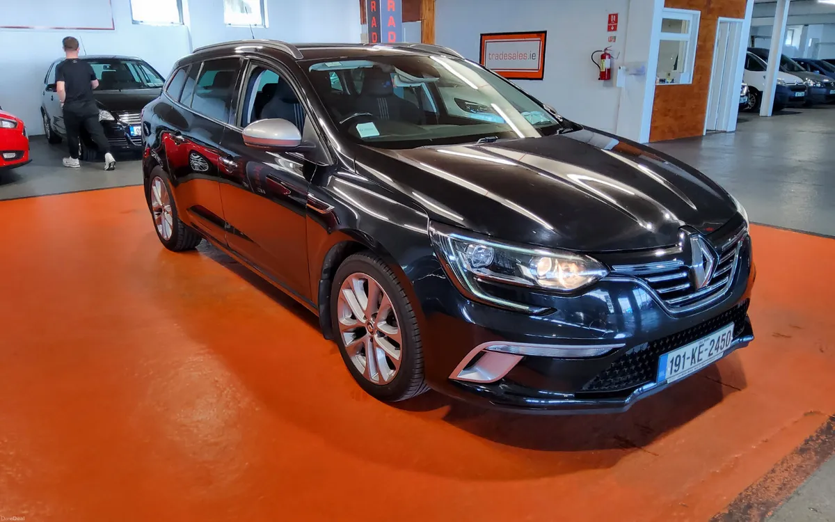 Renault Megane 2019 - Image 1