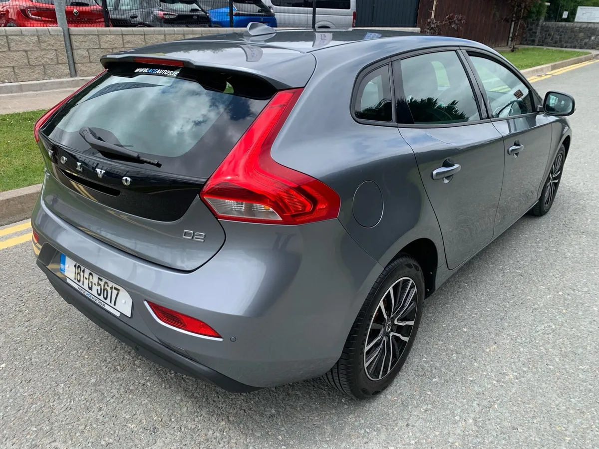 2018 Volvo V40 2.0 diesel, Nctd 3/28, tax 6/26 - Image 3