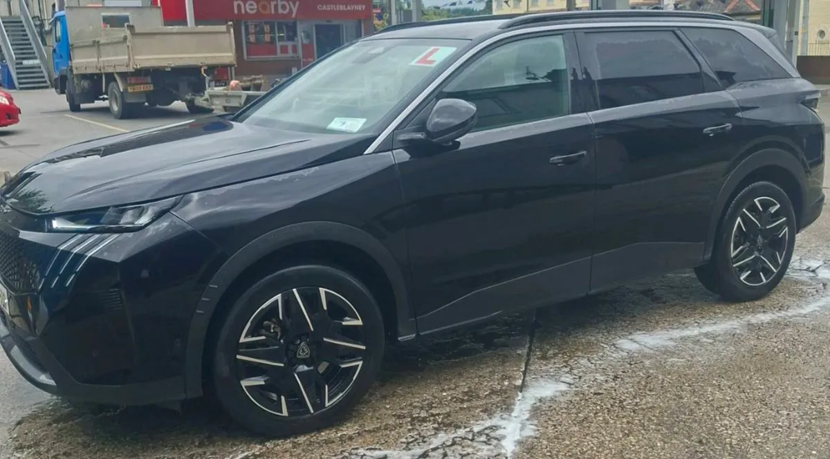 Peugeot 5008 2025 - Image 2