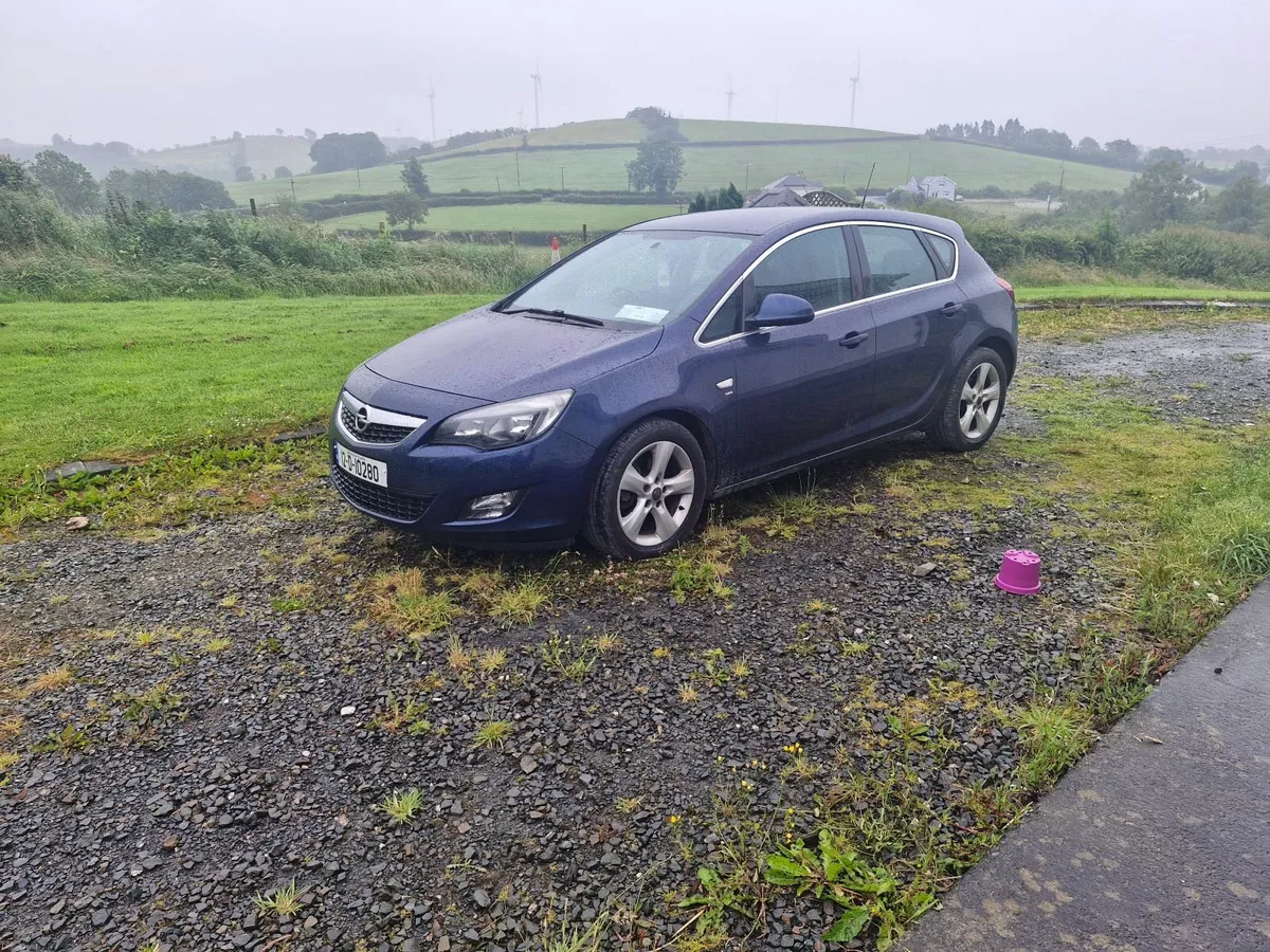 OPEL ASTRA -DIESEL - NEW NCT, TAXED - Image 4