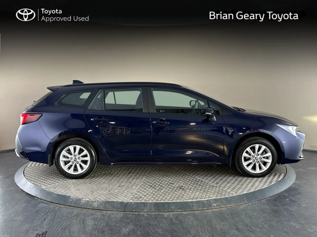 Toyota Corolla COROLLA HYB LUNA T/S - Image 3