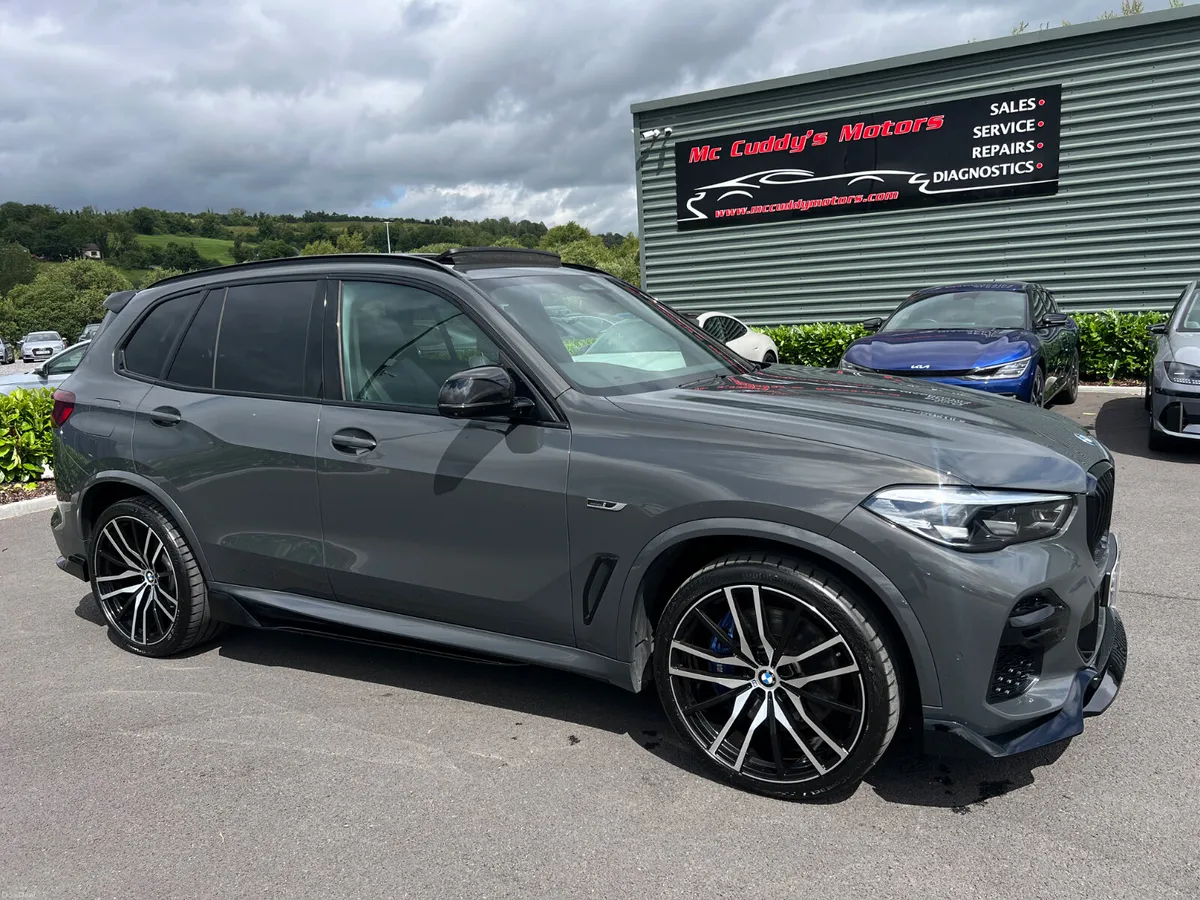 2022 (222) BMW X5 XDrive 45E M Sport PAN ROOF - Image 1