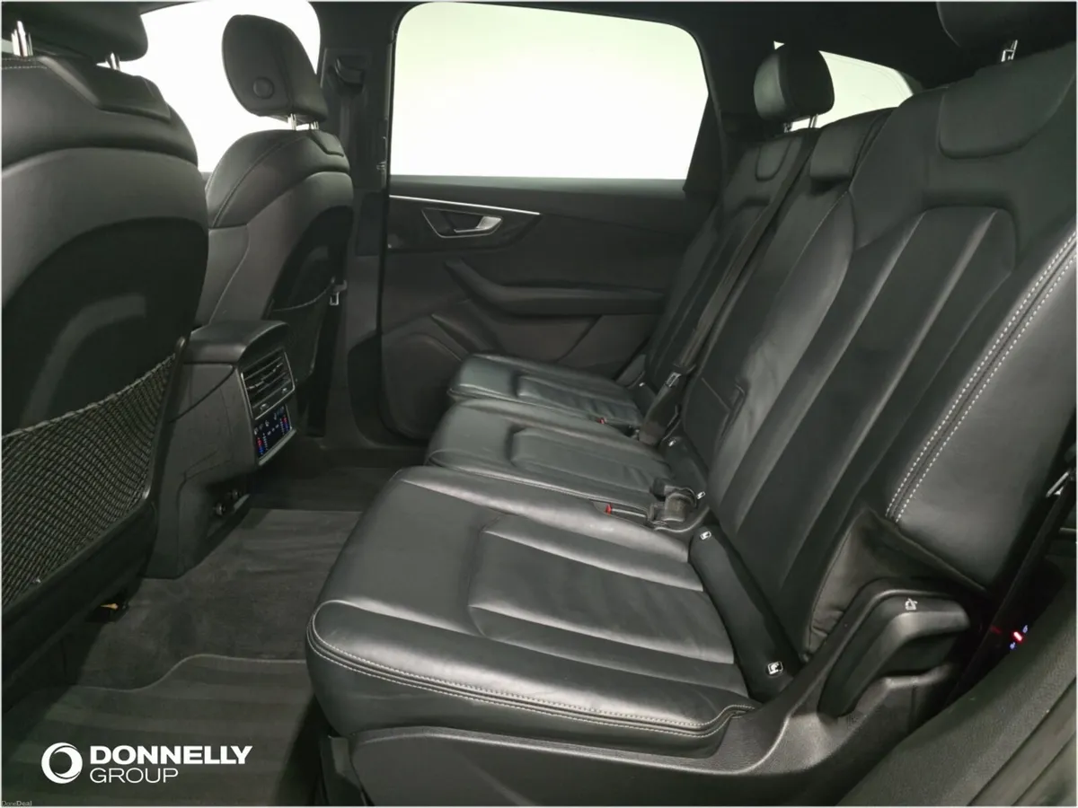 Audi Q7 Diesel Estate Black Edition - Image 6