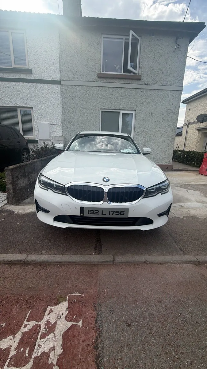 BMW 330e - Image 4