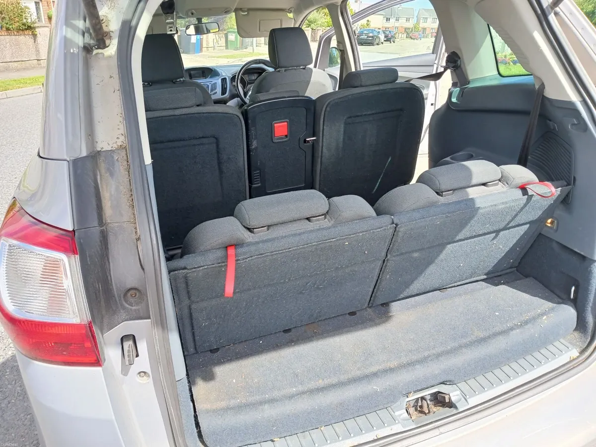 Ford Grand C-Max 2011 - Image 2