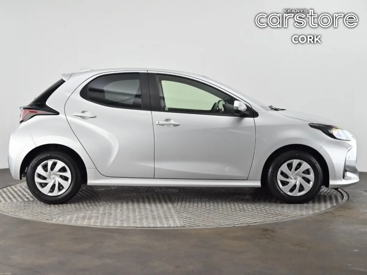 Toyota Yaris 1.5 Hybrid 5Dr Auto - Image 2