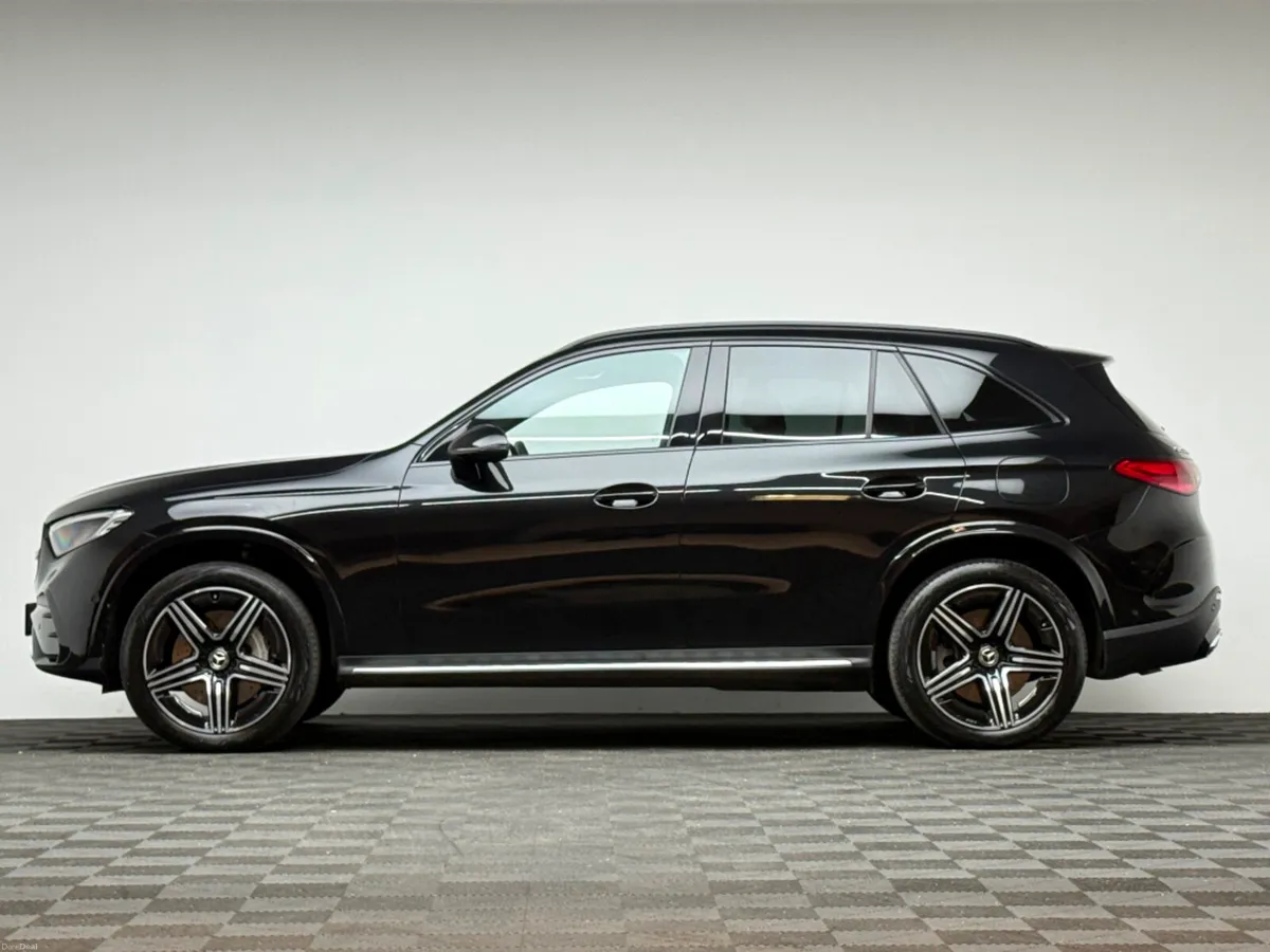 Mercedes-Benz GLC 300E AMG LINE PLUS 4MATIC - Image 4