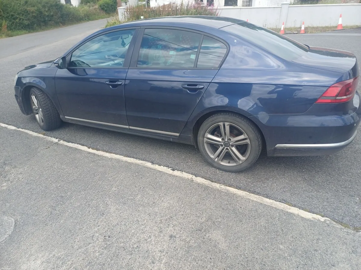 Volkswagen Passat 2013 - Image 3