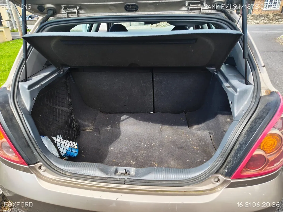 Nissan Almera 2005 - Image 2