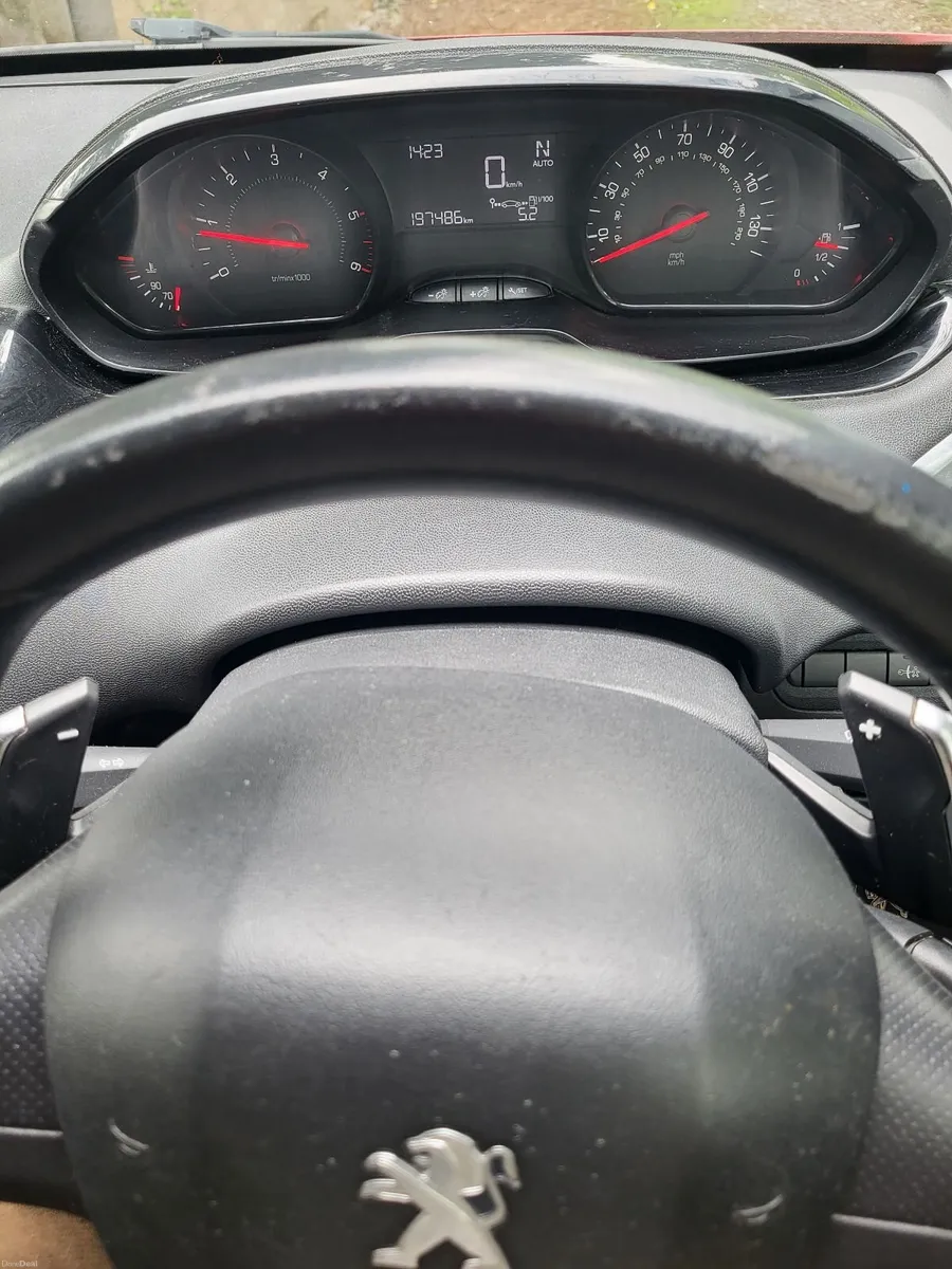 Peugeot 208 2013 - Image 2