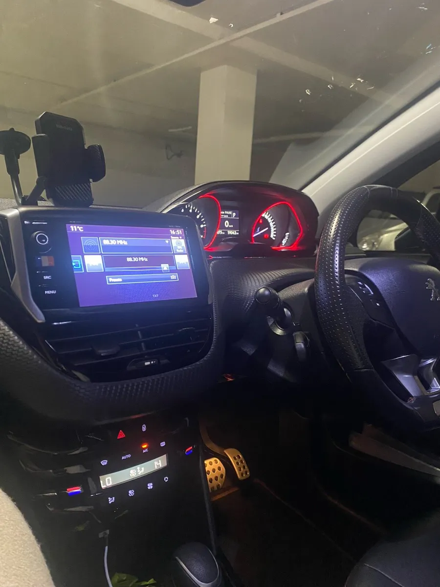 Peugeot GT Line Pure tech 2008, 2016 - Image 3