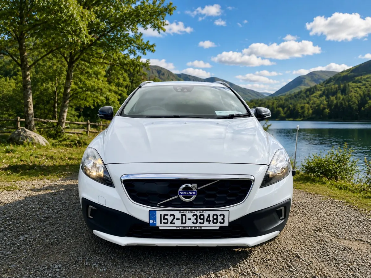 VOLVO V40 2015 2.0, DIESEL CROSS COUNTRY - Image 2