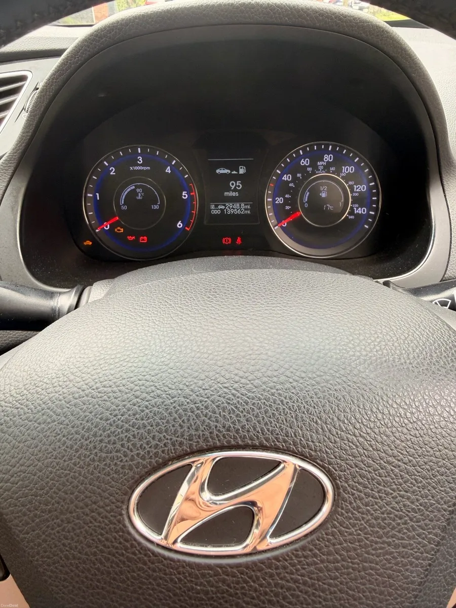 151 Hyundai i40 estate - Image 3