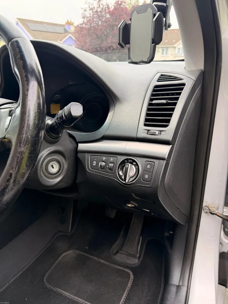 151 Hyundai i40 estate - Image 5