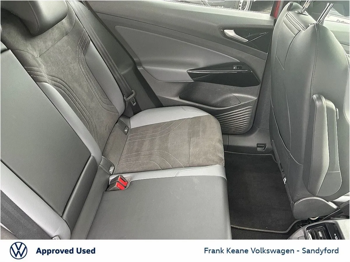 Volkswagen ID.4 PANORAMIC ROOF - PRO PLUS 77kWh 28 - Image 4