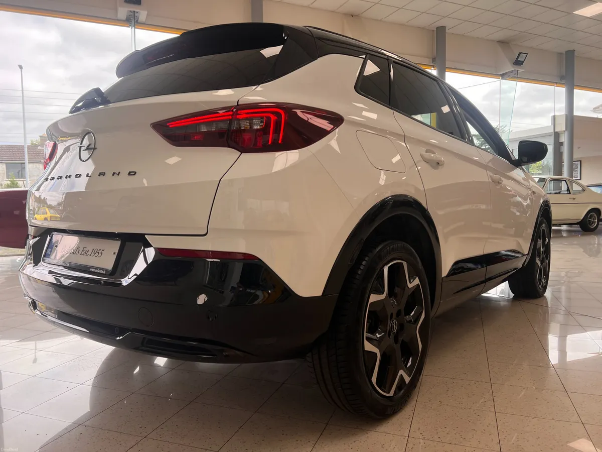 Top Spec Automatic GS Only 9,500 Twin Tone Opel Gr - Image 2