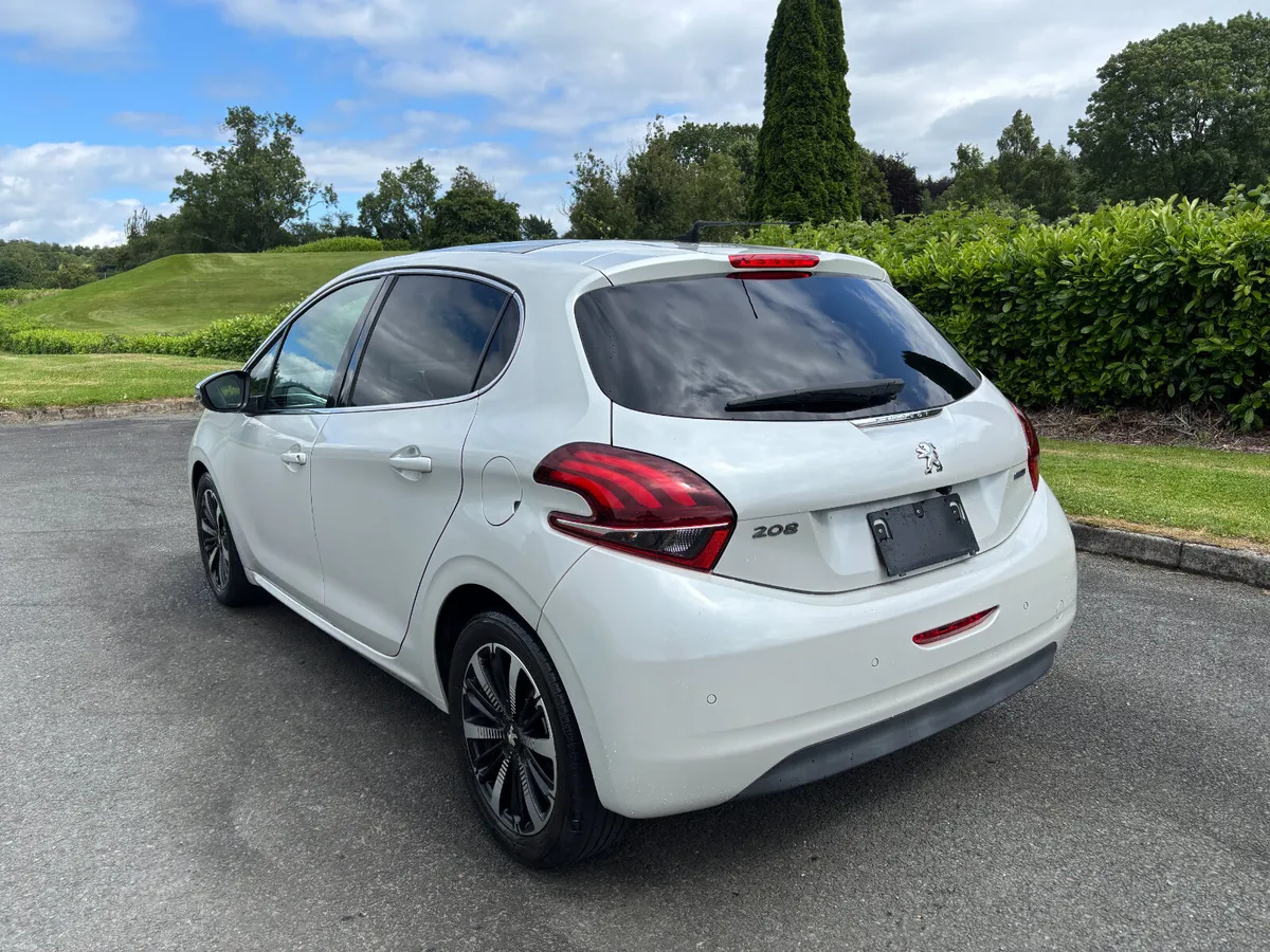 PEUGEOT 208 SUNROOF 2017 - Image 5
