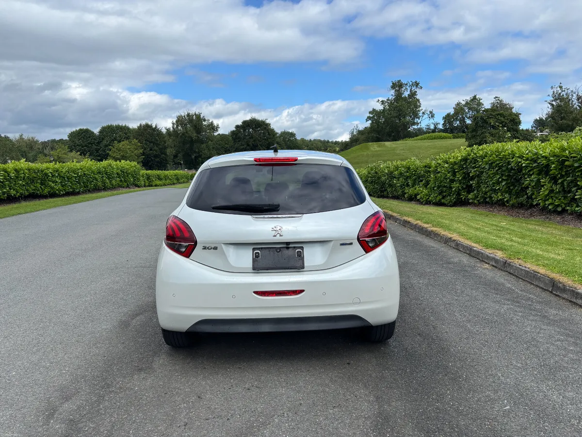 PEUGEOT 208 SUNROOF 2017 - Image 6