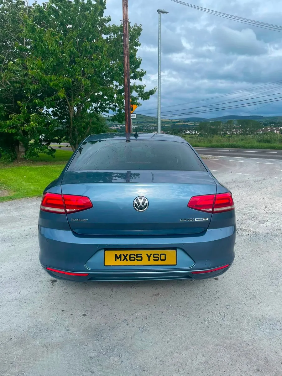 2015 Volkswagen Passat - Image 2