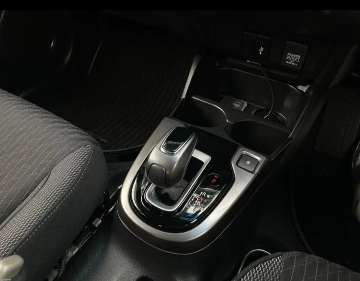 2017 Honda Fit 1.5. Low mileage (28k) - Upgraded - Image 2