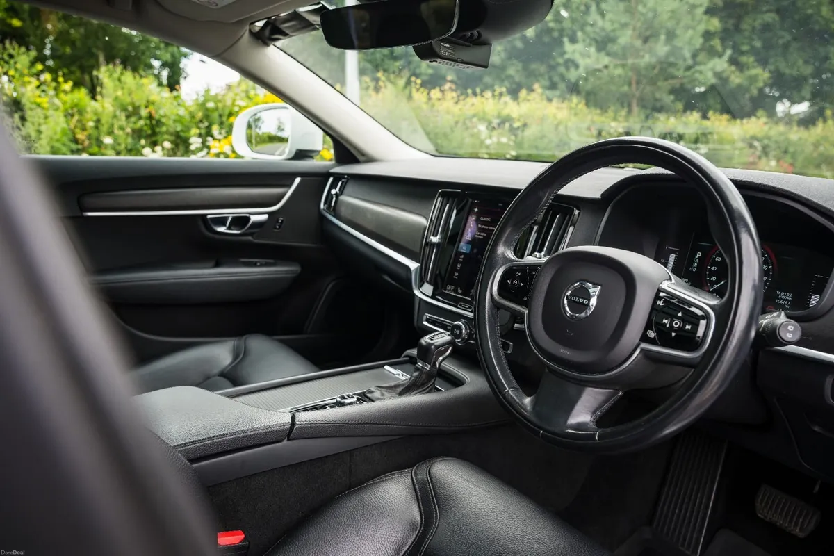 Volvo V90 2017 Cross Country Immaculate, Low Miles - Image 3