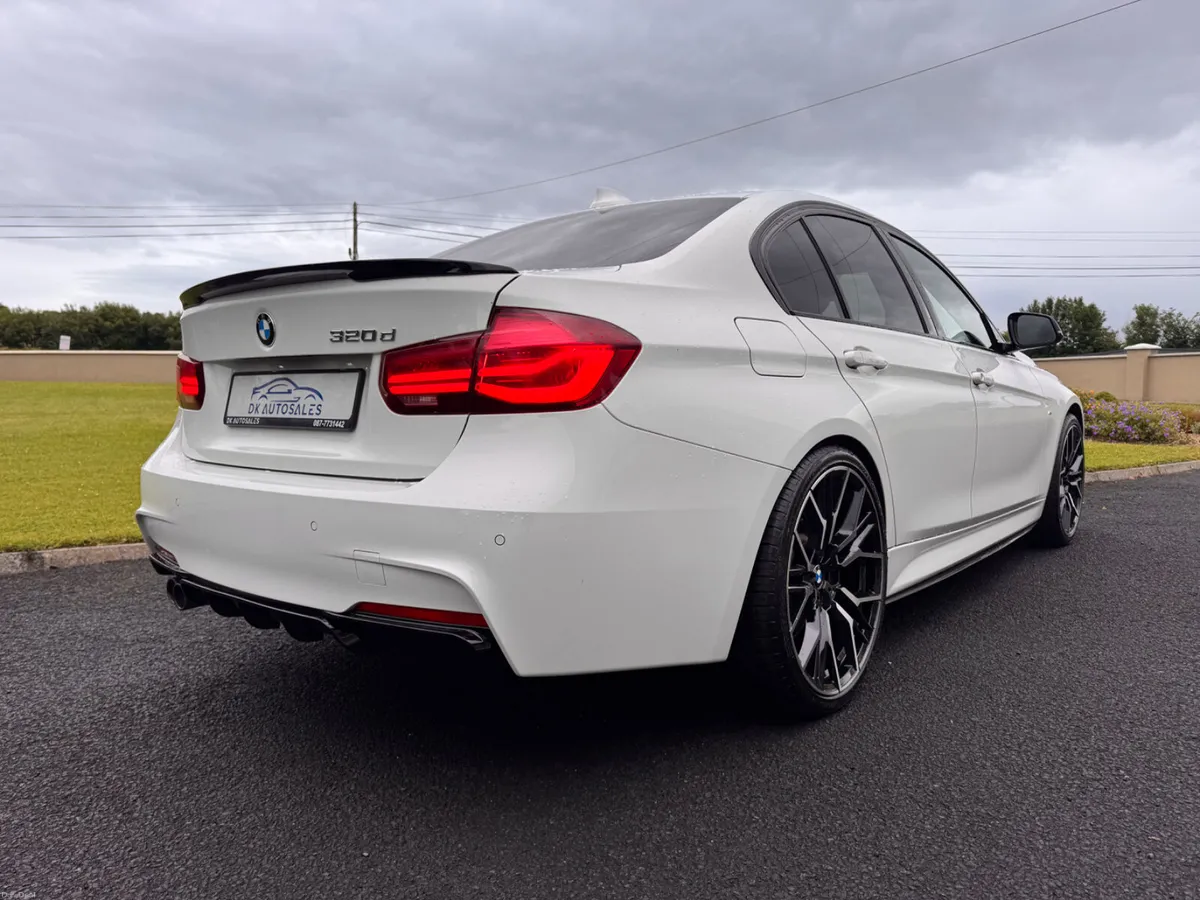 2019 BMW 320D Shadow Edition - Image 2